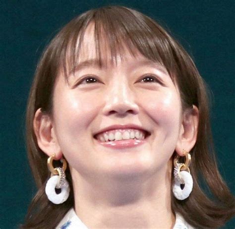 吉岡里帆 芸能事務所「フラーム」に移籍後、初の公。